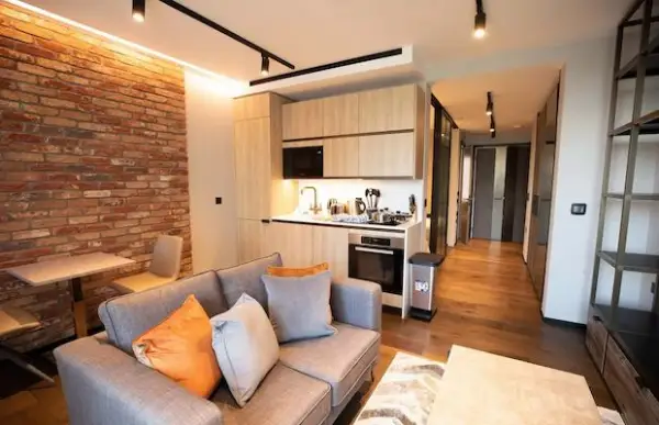 The Stage Apartments, Studio