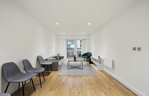 Cornelia House, Beaufort Park, 2 居室