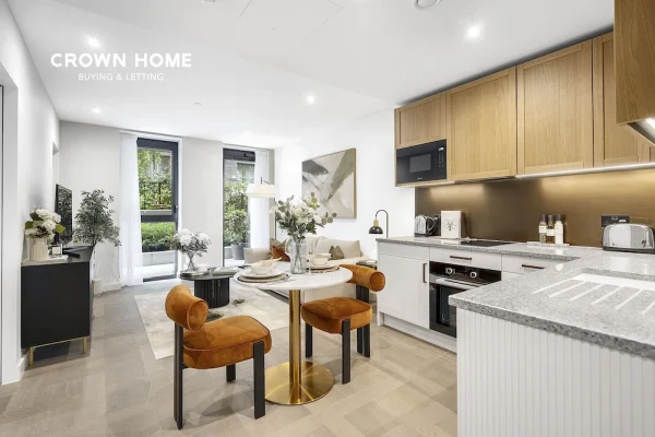 4 Merino Gardens, Studio