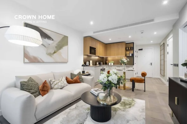 4 Merino Gardens, Studio