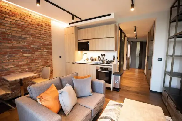 The Stage Apartments, Studio