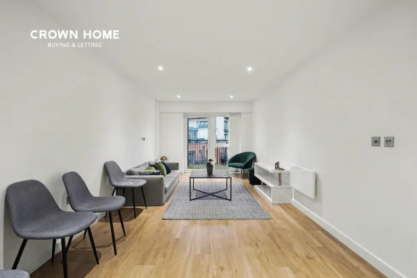 Cornelia House, Beaufort Park, 2 居室