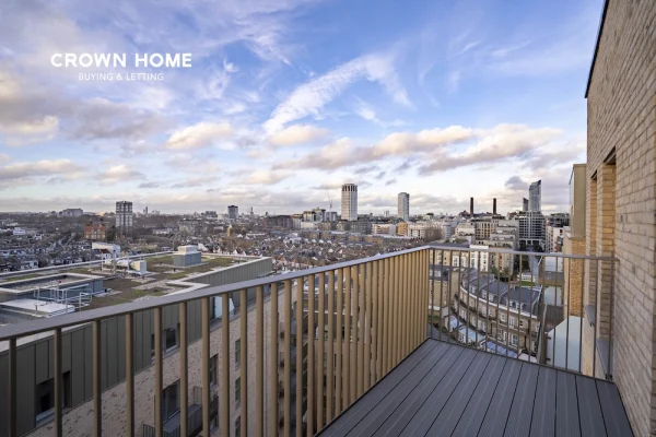 Chelsea Botanica, Studio