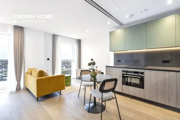 Chelsea Botanica, Studio