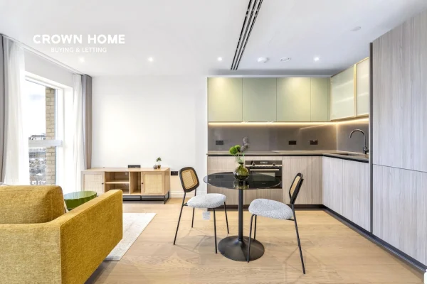 Chelsea Botanica, Studio