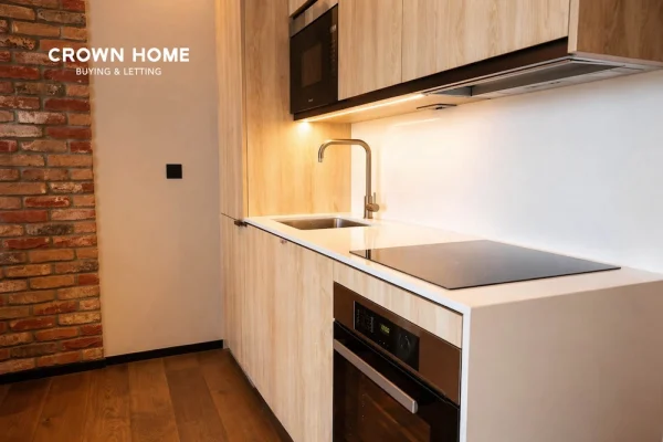 Stage Apartments, Studio