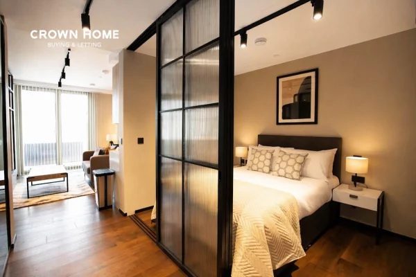 Stage Apartments, Studio