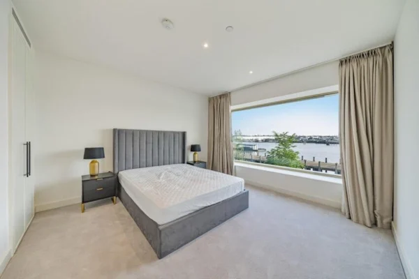Deanston Building, Royal Wharf, 3 Bedrooms