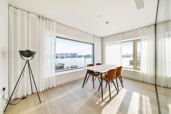 Deanston Building, Royal Wharf, 3 Bedrooms