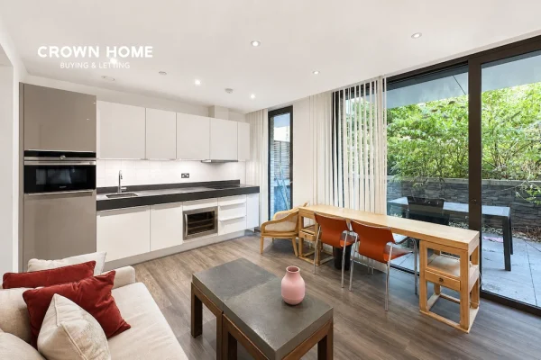 Meranti House, Goodman's Fields, Studio