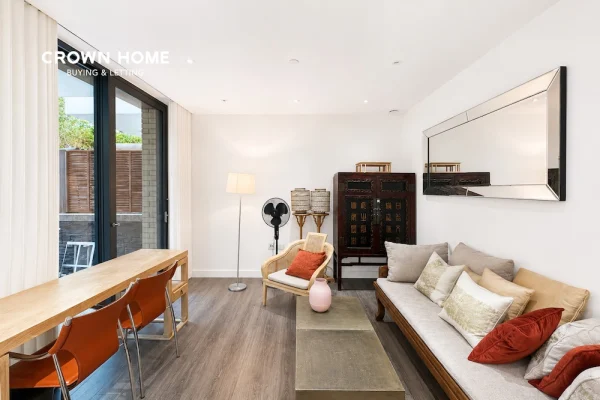 Meranti House, Goodman's Fields, Studio