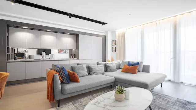 Property Tour: 1 Bedroom, One Park Drive, E14