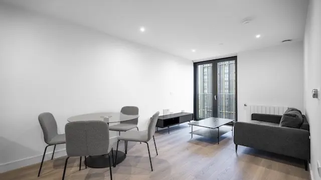 Property Tour: 1 Bedroom, Twelve Trees Park