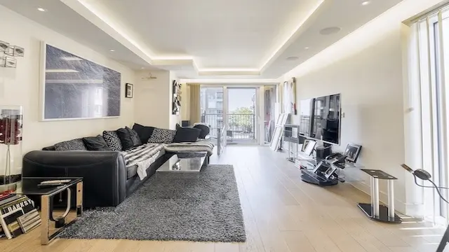 Property Tour: 1 Bedroom, Chelsea Creek